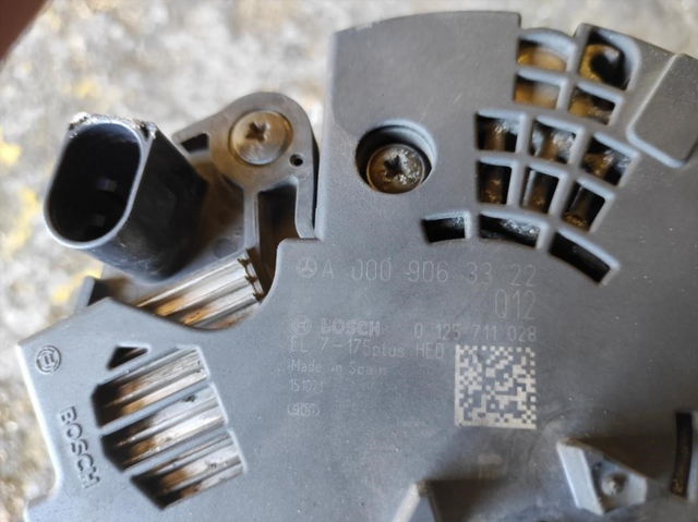 Alternador A0009063322 Mercedes Benz GLA (X1 y_526