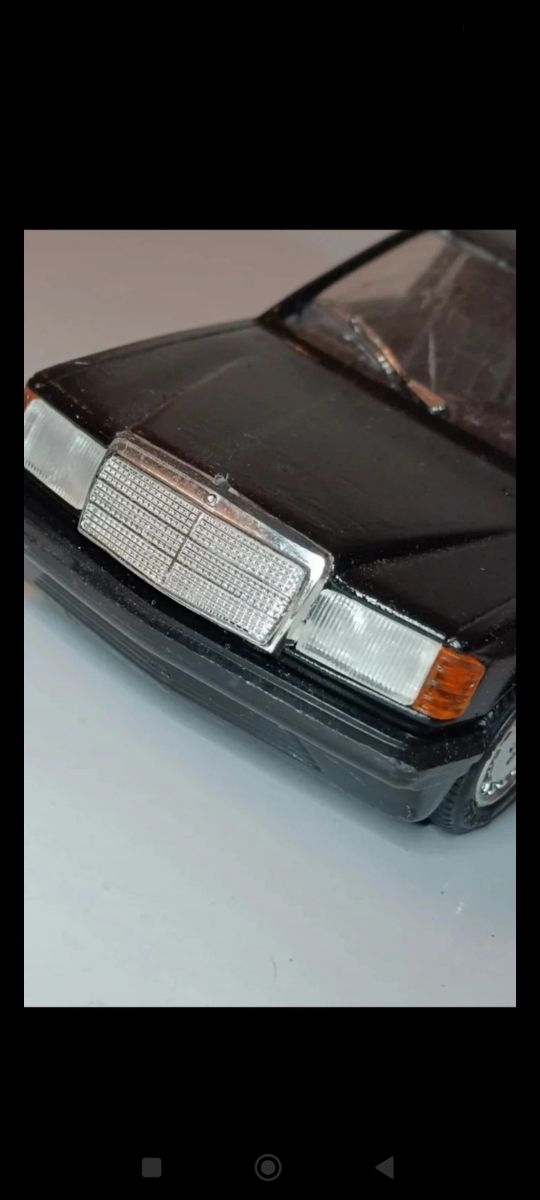 MERCEDES BENZ 190E PICKUP 1/24 BURAGO