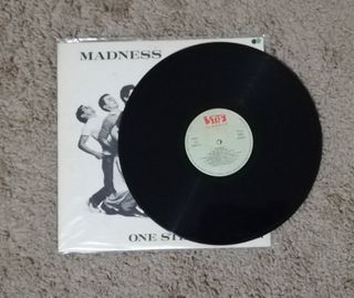 Madness : one step beyond 33rpm