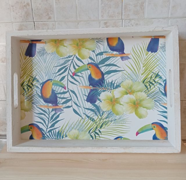 Vassoio in legno con uccellini