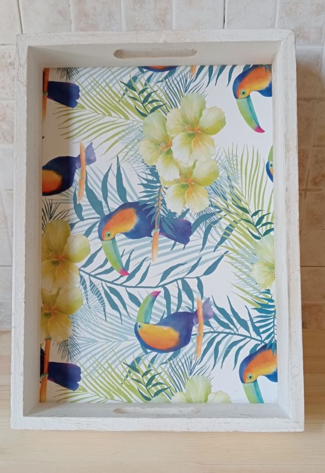 Vassoio in legno con uccellini