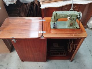 Maquina de coser antigua Alfa