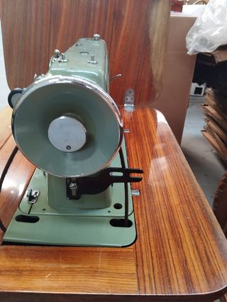 Maquina de coser antigua Alfa