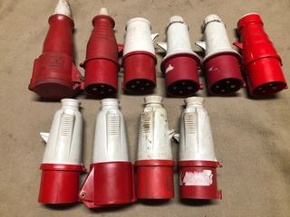 Enchufes Industriales Cetac 32 amperios 380 Volts.