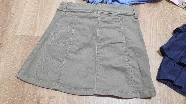 Lote de falda y shorts niña T. 8