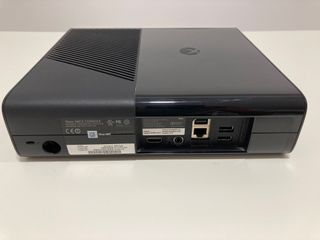 CONSOLA XBOX 360 E 250 GB/GO + 48 JUEGOS