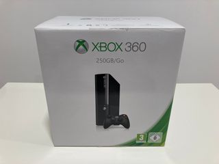 CONSOLA XBOX 360 E 250 GB/GO + 48 JUEGOS