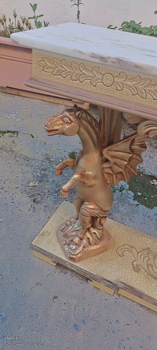 Recibidor consola dos pegasos con alas de dragón