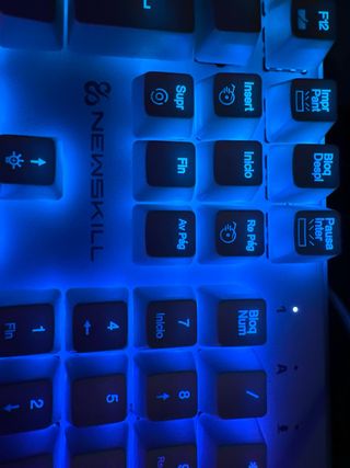 Teclado Newskill Gungnyr Pro Ivory Blanco