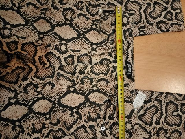 Vaqueros estampado serpiente Zara 38