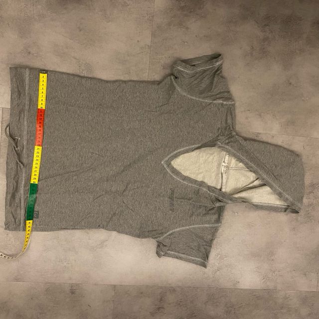 T-shirt donna con cappuccio Freddy