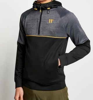 11º. Sudadera con capucha. Talla L