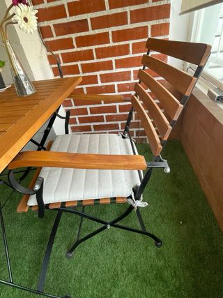 Mesa y sillas terraza