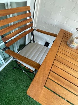 Mesa y sillas terraza
