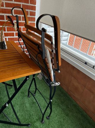 Mesa y sillas terraza