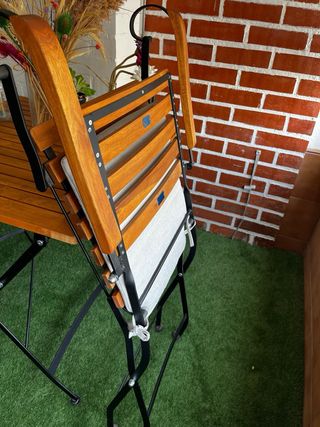 Mesa y sillas terraza