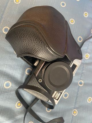 Cámara analógica Nera 300 con funda