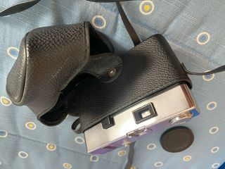 Cámara analógica Nera 300 con funda