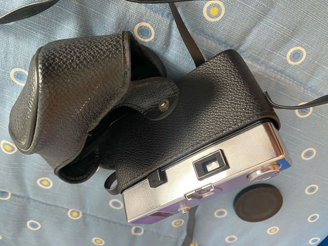 Cámara analógica Nera 300 con funda