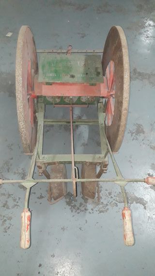 Sembradora antigua