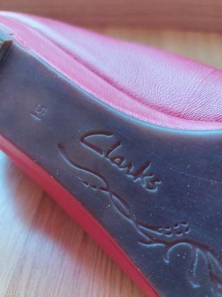 Clarks manoletinas rojas