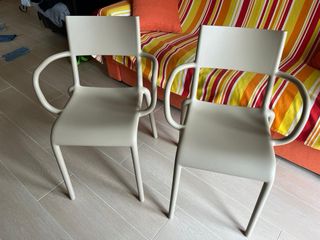 Coppia di sedie kartell generic A