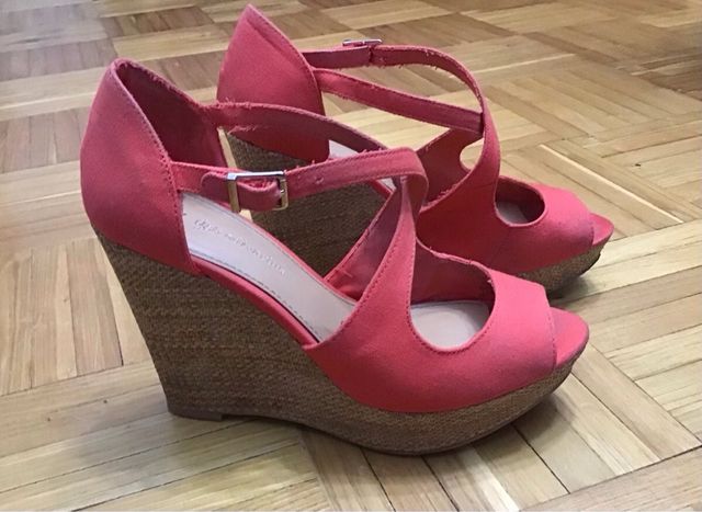 Sandalias cuña Stradivarius, T-36