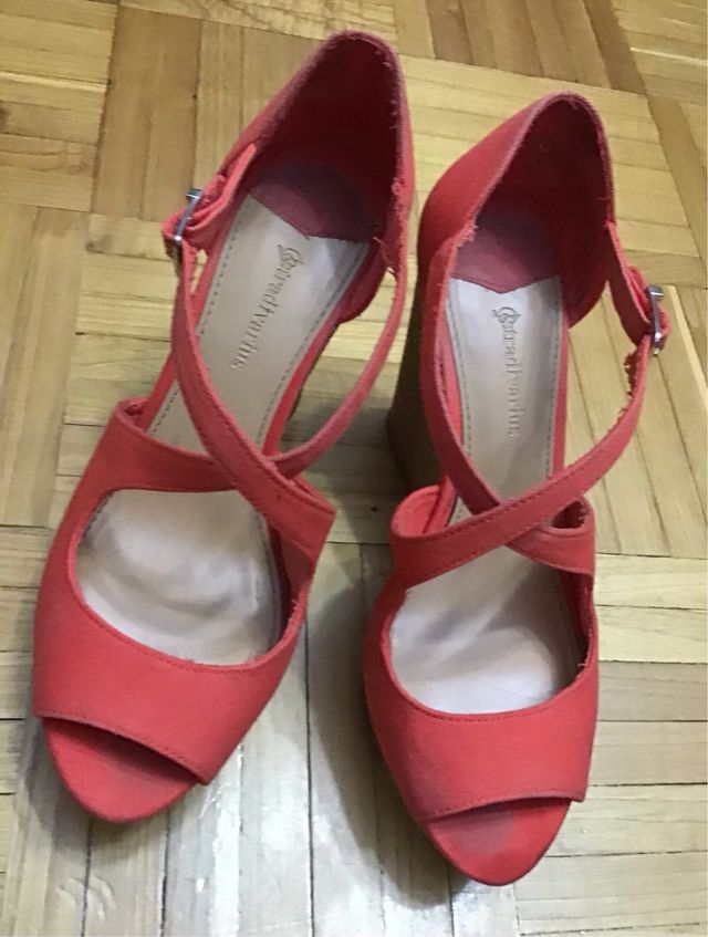 Sandalias cuña Stradivarius, T-36