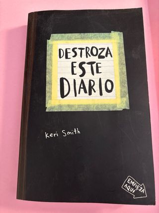 Libro “Destroza este diario” de actividades