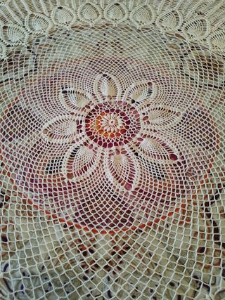 Tapete de ganchillo para mesa camilla