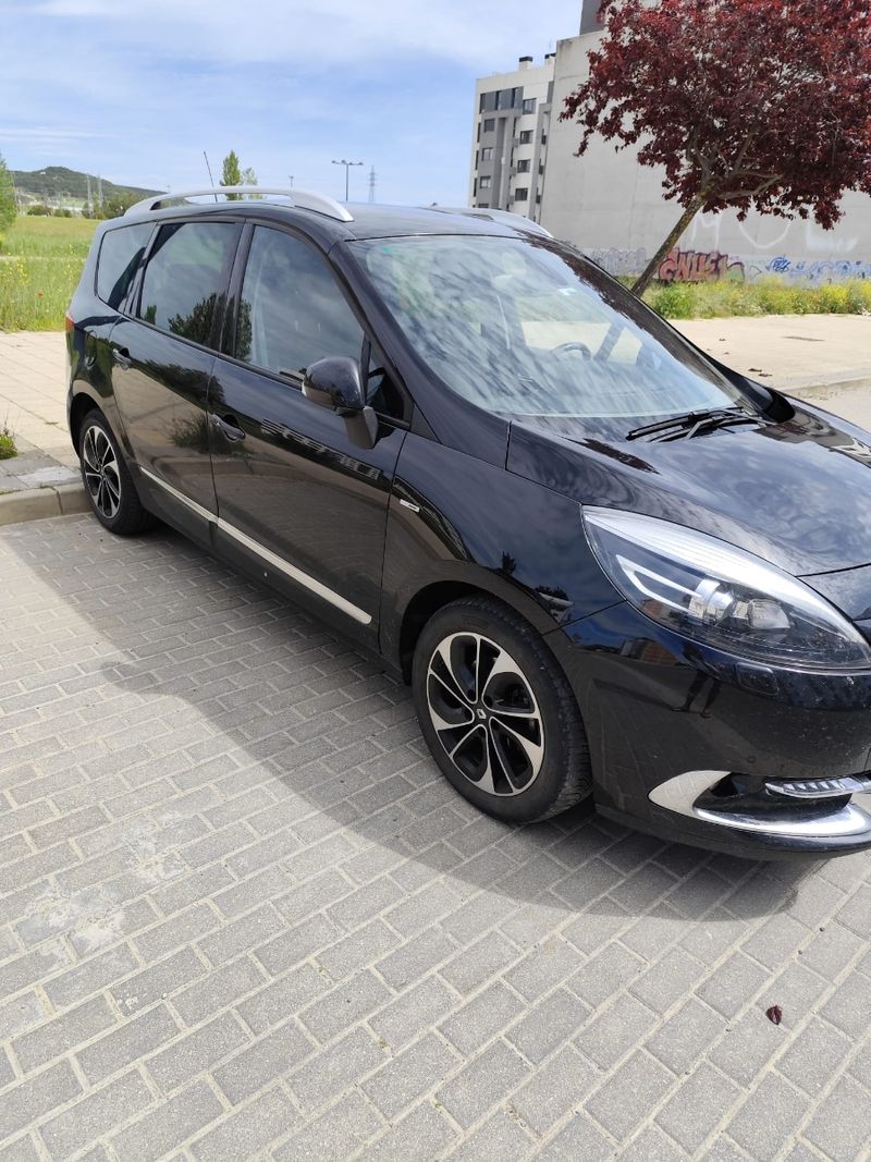 Renault Grand Scenic 2015 - foto 1