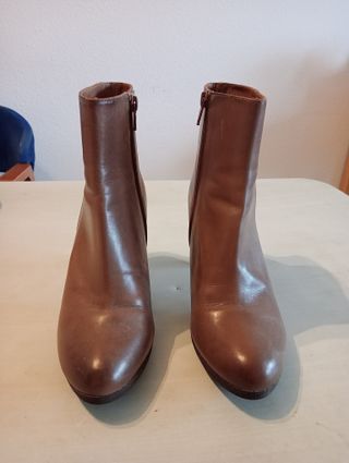 Botines de piel T-37 con cremallera