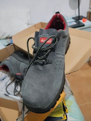 Zapatos y botas de seguridad para trabajo