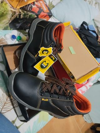 Zapatos y botas de seguridad para trabajo