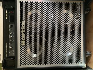 Amplificador y pantalla para bajo