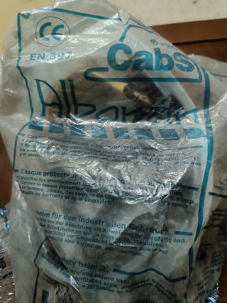 Casco de seguridad nuevo