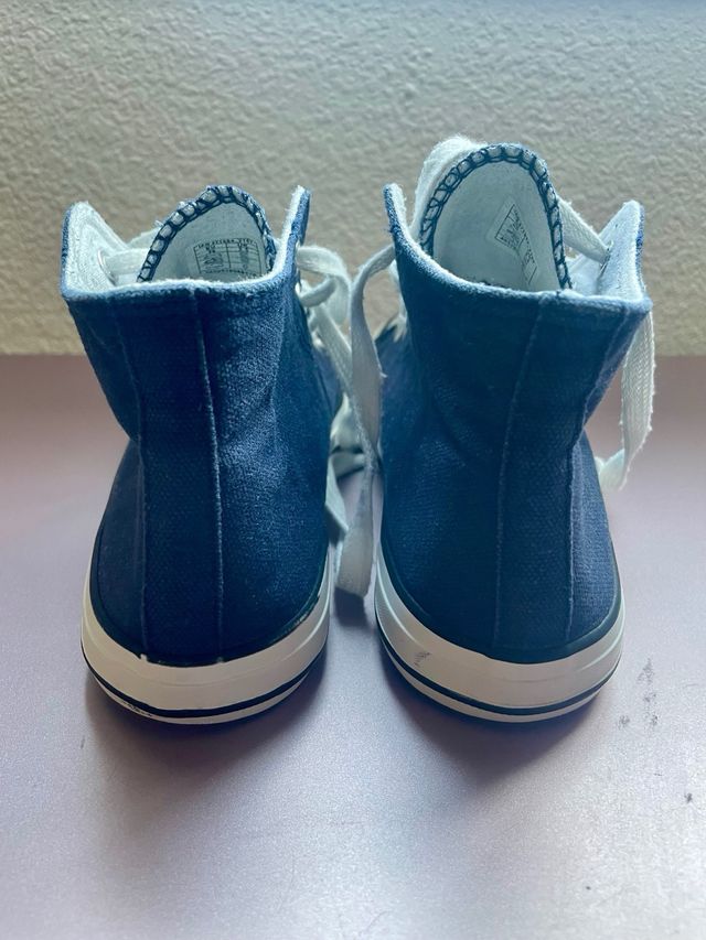 Zapatilla tipo Converse