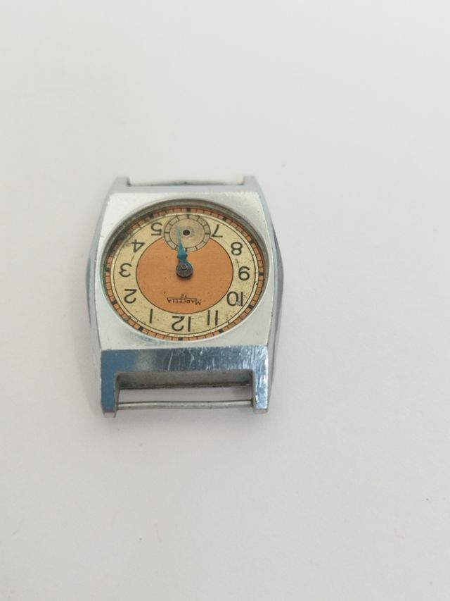Reloj Marcella 72 de cuerda, para reparar