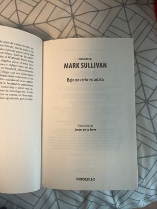 Bajo un cielo escarlata de Mark Sullivan