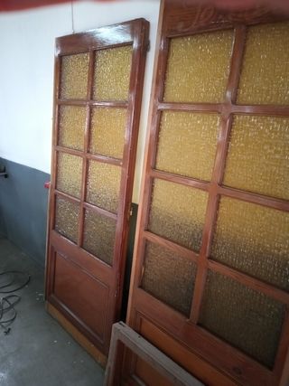 Puertas de MADERA Con Cristal y Separación