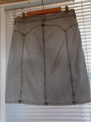 Falda Levi's Gris