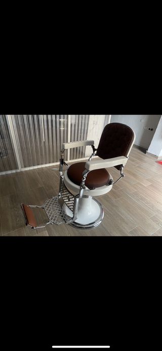 Se vende peluquería completa mobiliario completo