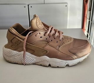 Zapatillas Nike Huarache Color Dorado Cobre