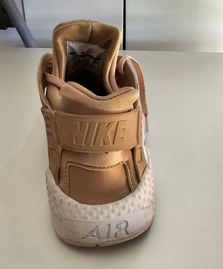 Zapatillas Nike Huarache Color Dorado Cobre
