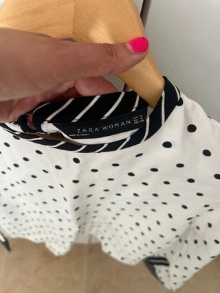 Blusa blanca de lunares Zara