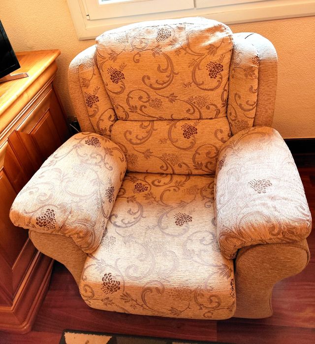 Sofa tres piezas beige: