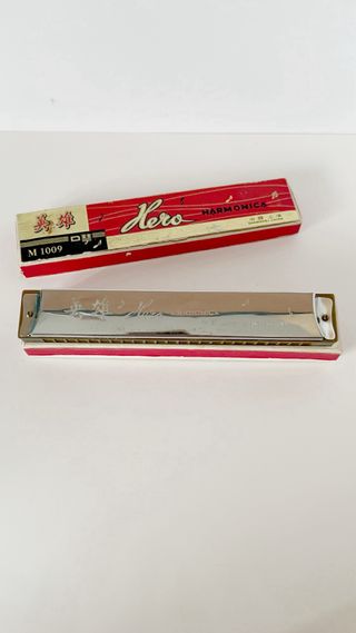 Harmonica Hero con telaio In Legno