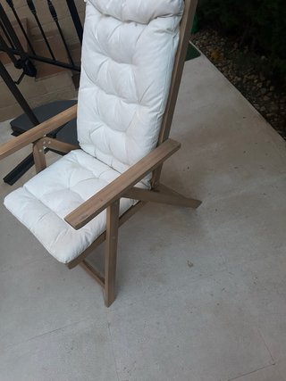 Conjunto de mesa y sillones de jardin