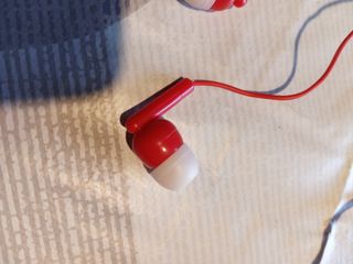 Auricolari Rossi Semplici Funzionanti