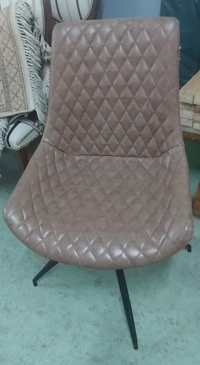 Silla ecopiel marrón giratoria